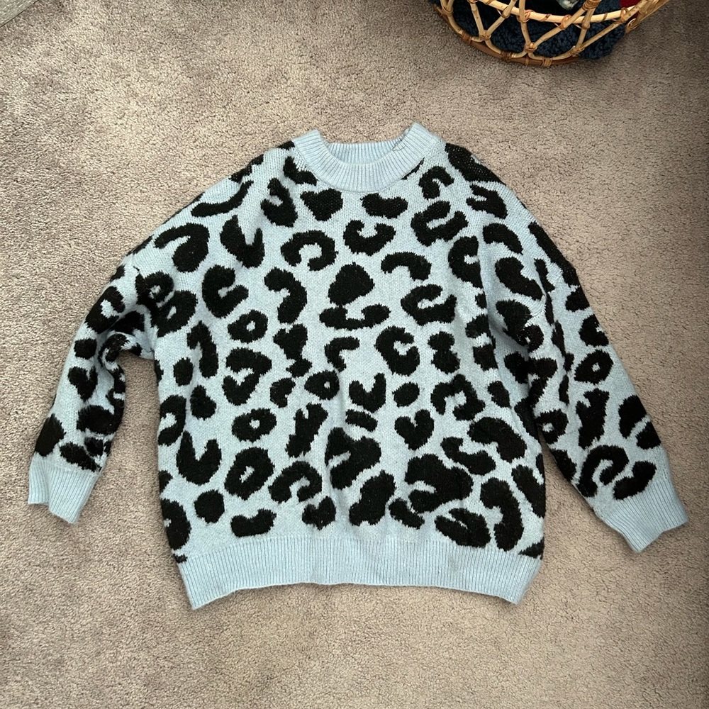 sweater - Picture 2 of 3